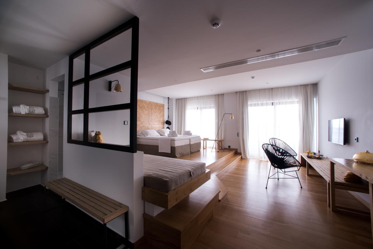 ניאה סטירה Sunday Boutique Hotel מראה חיצוני תמונה