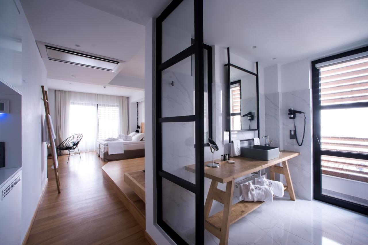 ניאה סטירה Sunday Boutique Hotel מראה חיצוני תמונה